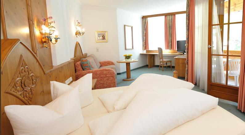 Hotel Garni Castel B&B Ischgl Quarto foto