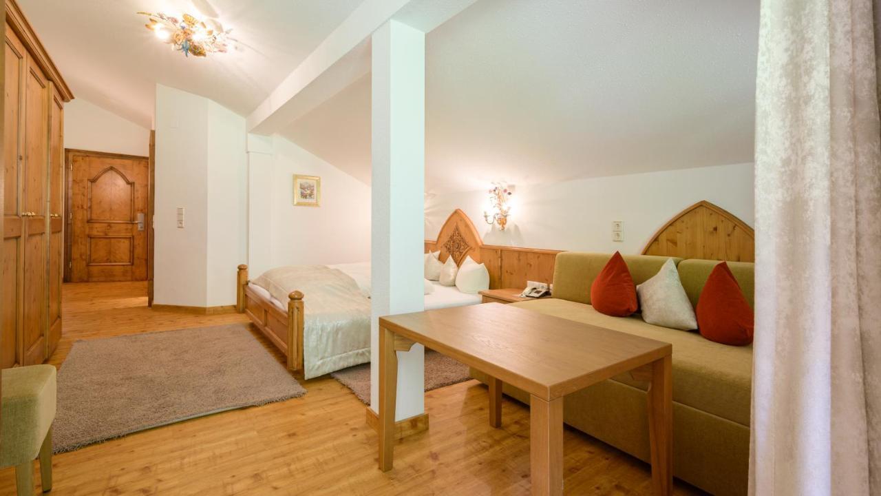 Hotel Garni Castel B&B Ischgl Exterior foto